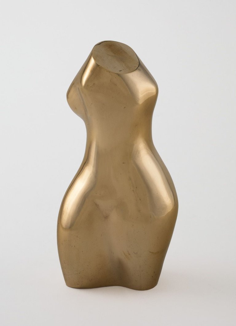 Auf diesem Bild ist das folgende Kunstwerk zu sehen: Karl Hartung. „Weiblicher Torso“. Um 1939.