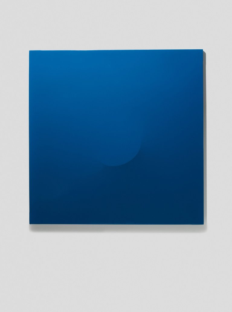 Auf diesem Bild ist das folgende Kunstwerk zu sehen: Turi Simeti. Ohne Titel. 2005.