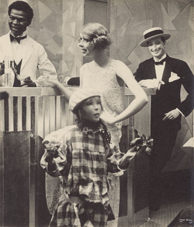 Auf diesem Bild ist das folgende Kunstwerk zu sehen: Ilse Bing. Musée de cire Grévin, Paris. 1931.