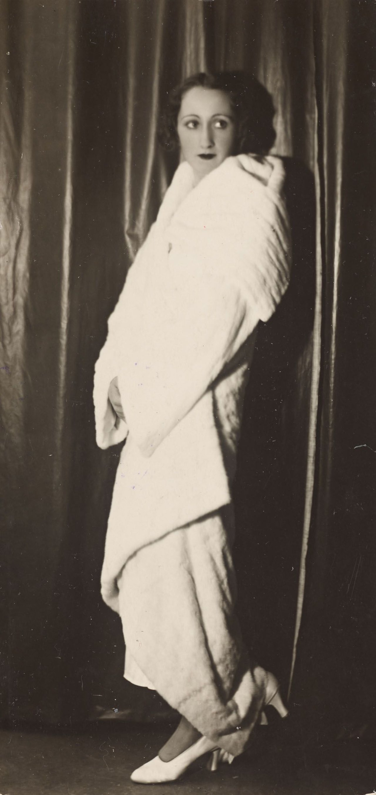 This picture shows the following artwork: Germaine Krull. Madame Jacques Heim, Paris. Circa 1925.