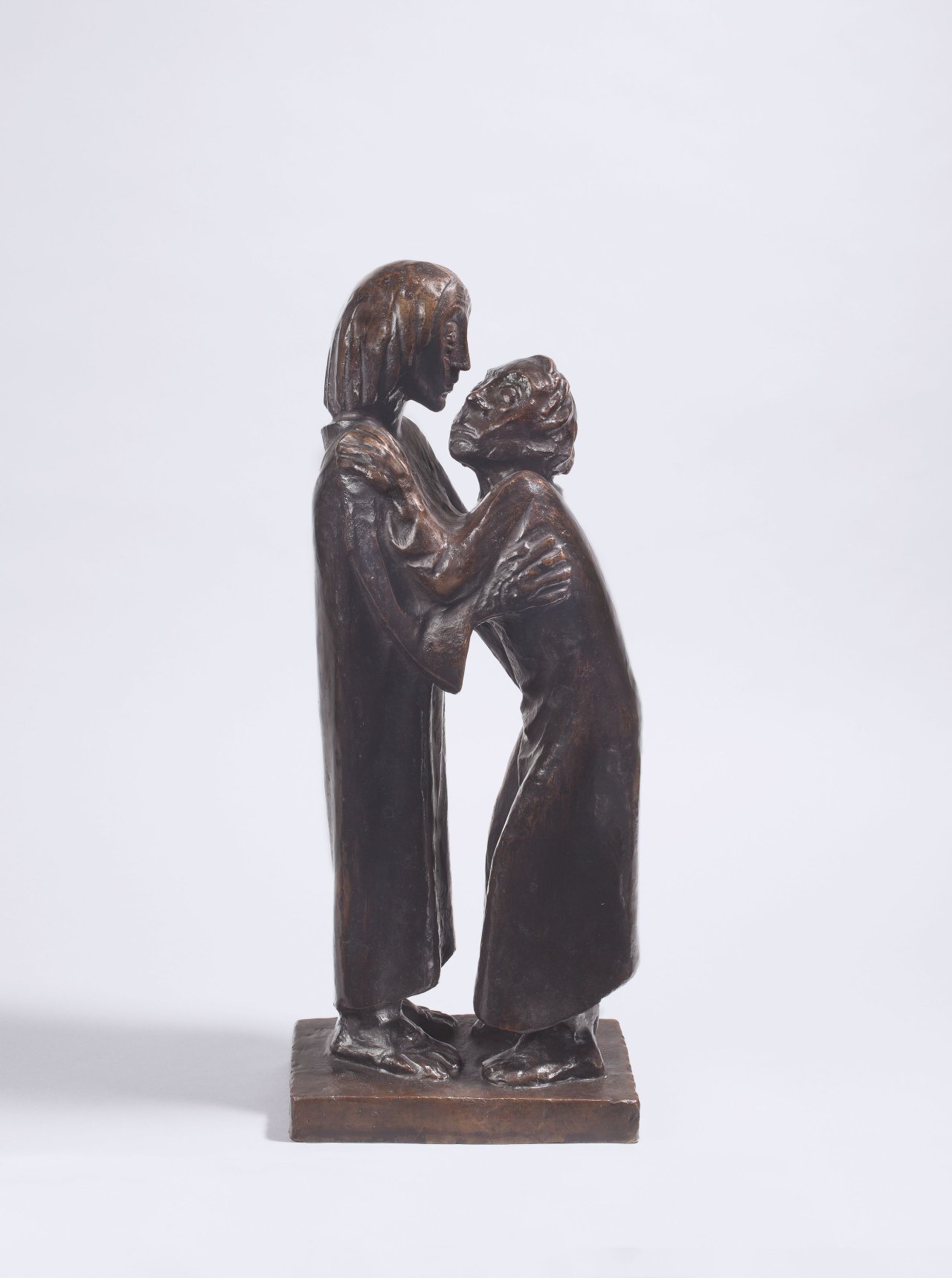 Auf diesem Bild ist das folgende Kunstwerk zu sehen: Ernst Barlach. „Das Wiedersehen“. 1926.