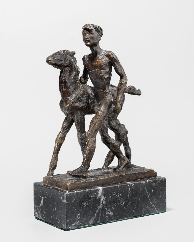 Auf diesem Bild ist das folgende Kunstwerk zu sehen: Renée Sintenis. „Knabe mit Fohlen“. 1936.
