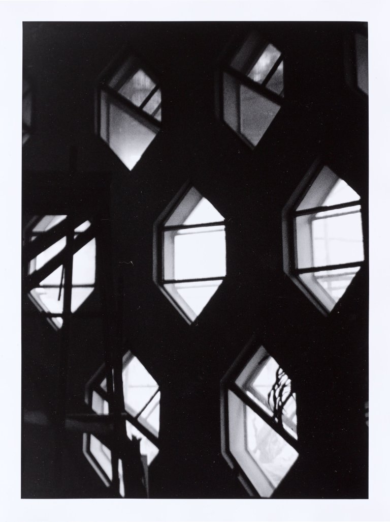 Auf diesem Bild ist das folgende Kunstwerk zu sehen: Günther Förg. „Architecture. Moscow 1923-1941“. 1995/1996.