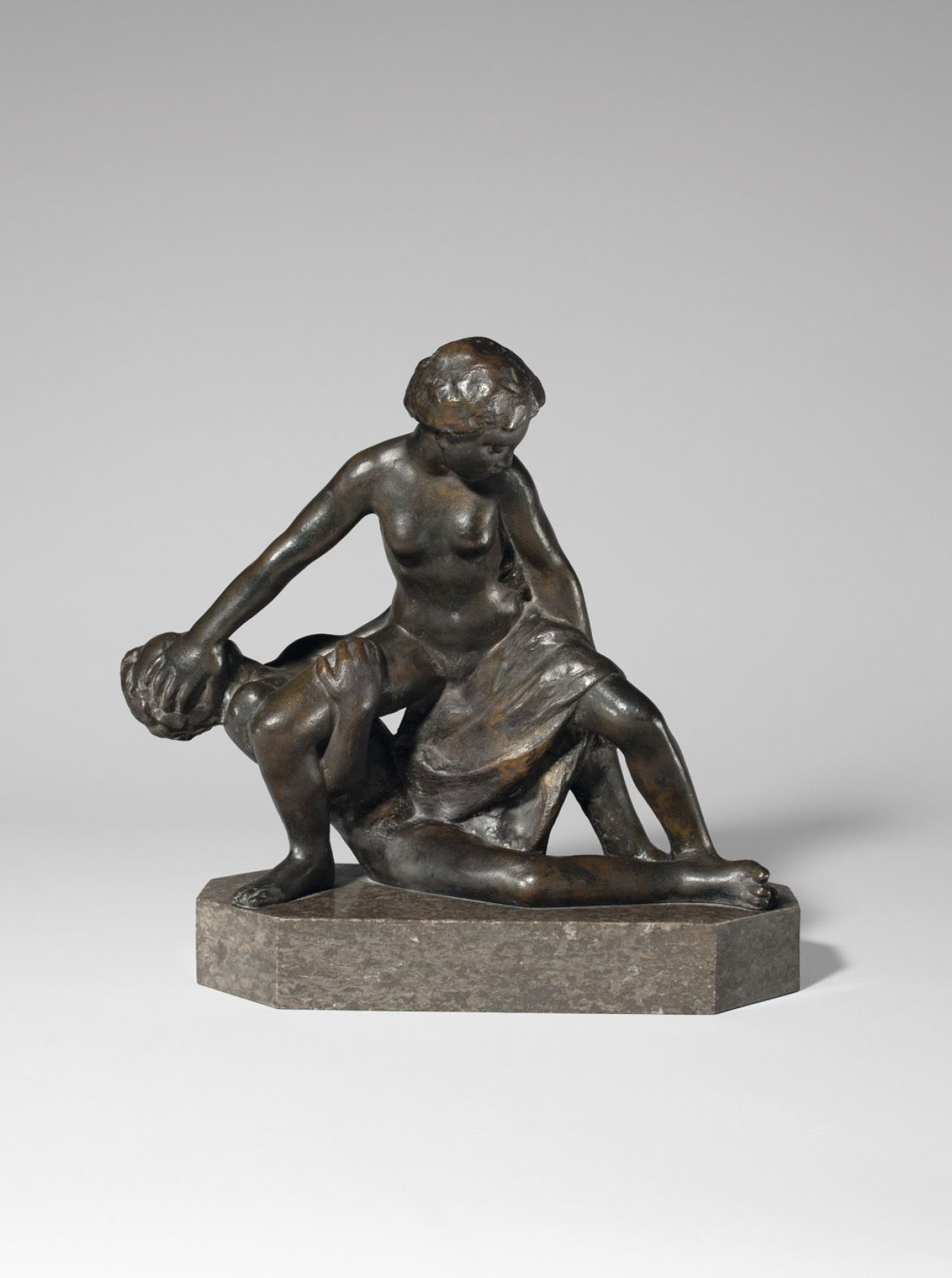 Auf diesem Bild ist das folgende Kunstwerk zu sehen: Georg Kolbe. „Liebeskampf“. 1908.