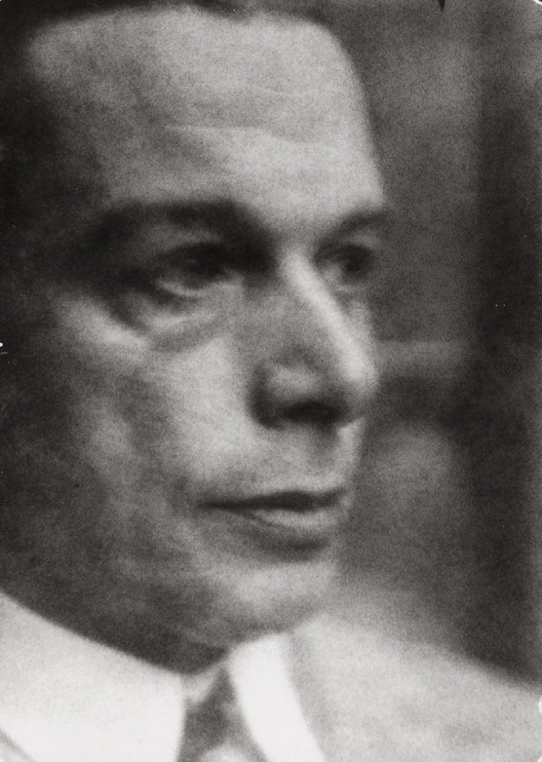 Auf diesem Bild ist das folgende Kunstwerk zu sehen: Ernst Ludwig Kirchner. Selbstportrait (Ausschnitt).  Um 1928.