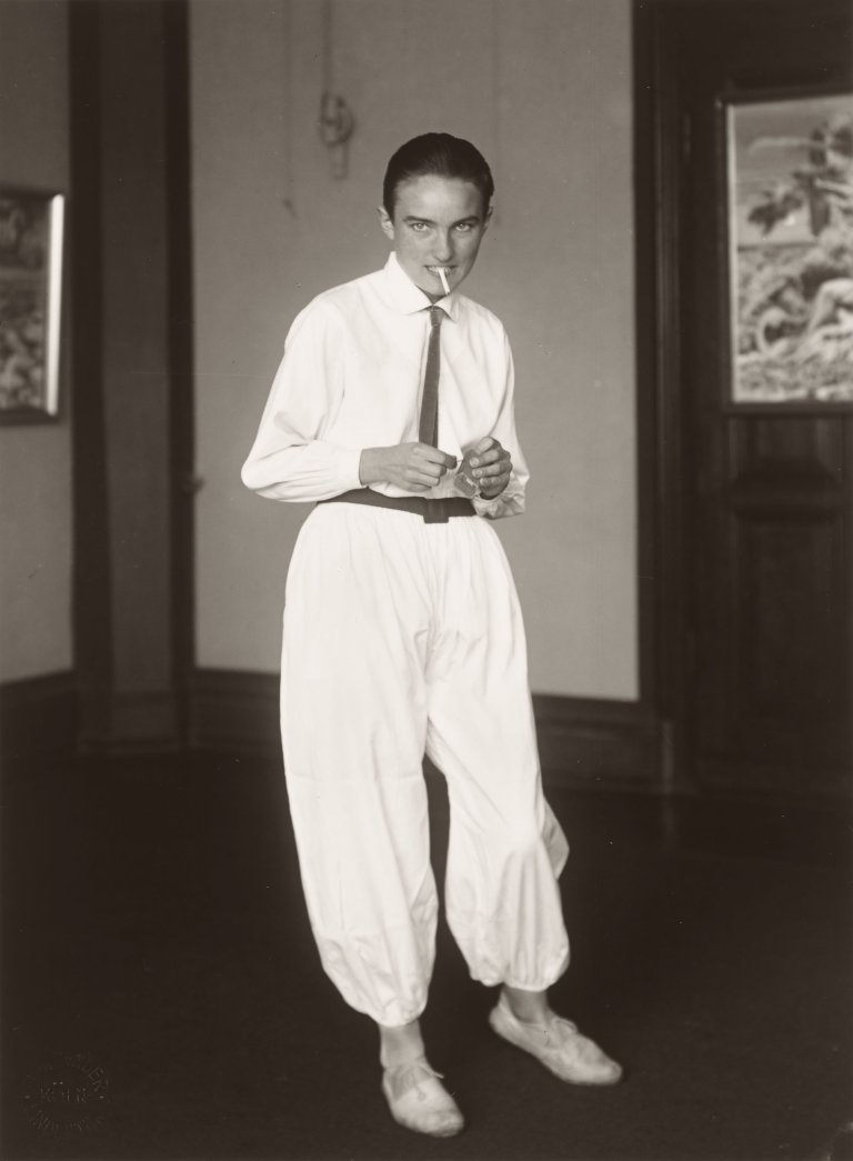 This picture shows the following artwork: August Sander. „Zeitgenossen" (Contemporaries). Portfolio with 15 portraits and 1 selfportrait. 1924–1932.