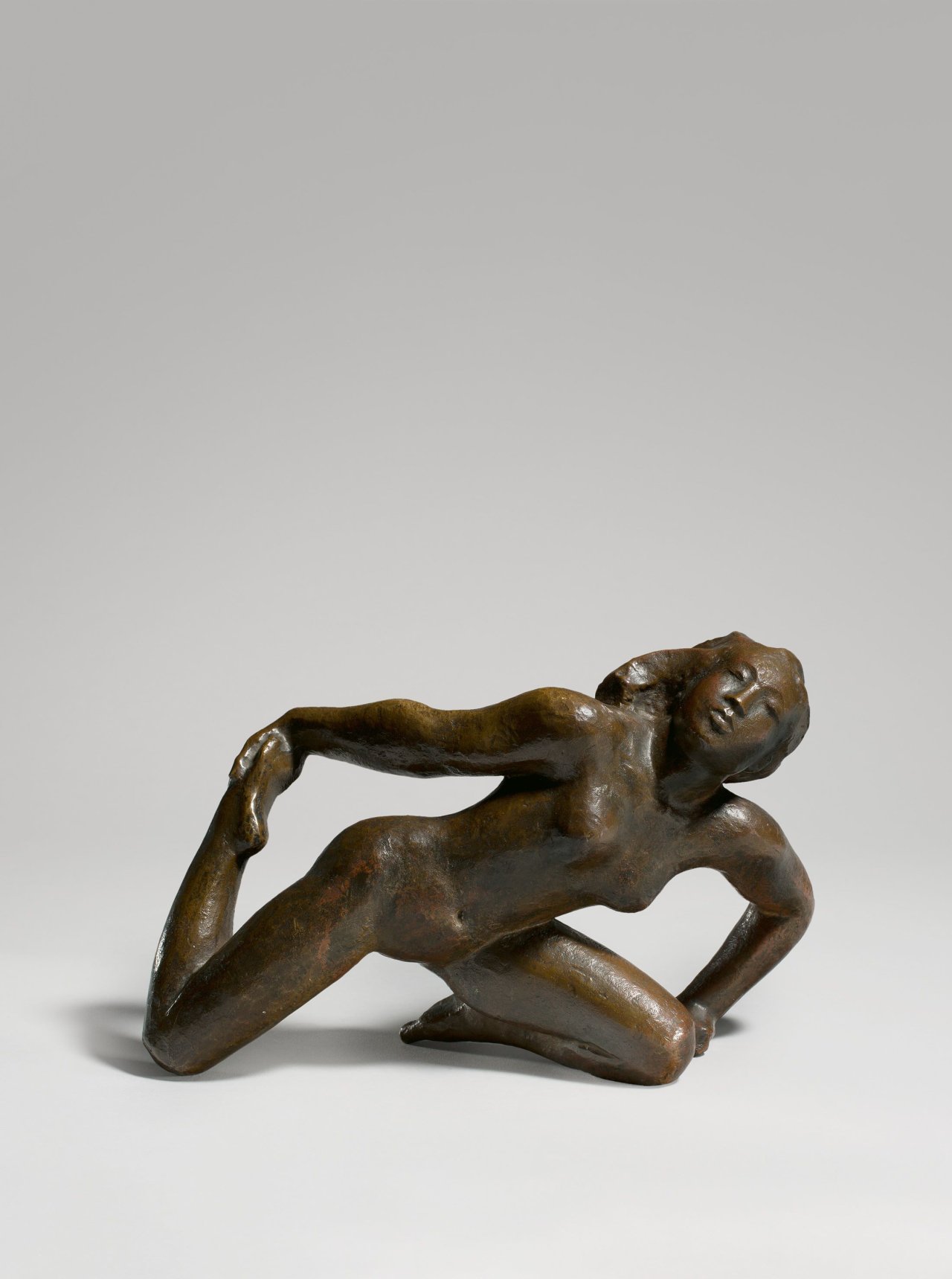 Auf diesem Bild ist das folgende Kunstwerk zu sehen: Georg Kolbe. „Kriechende“. 1922.