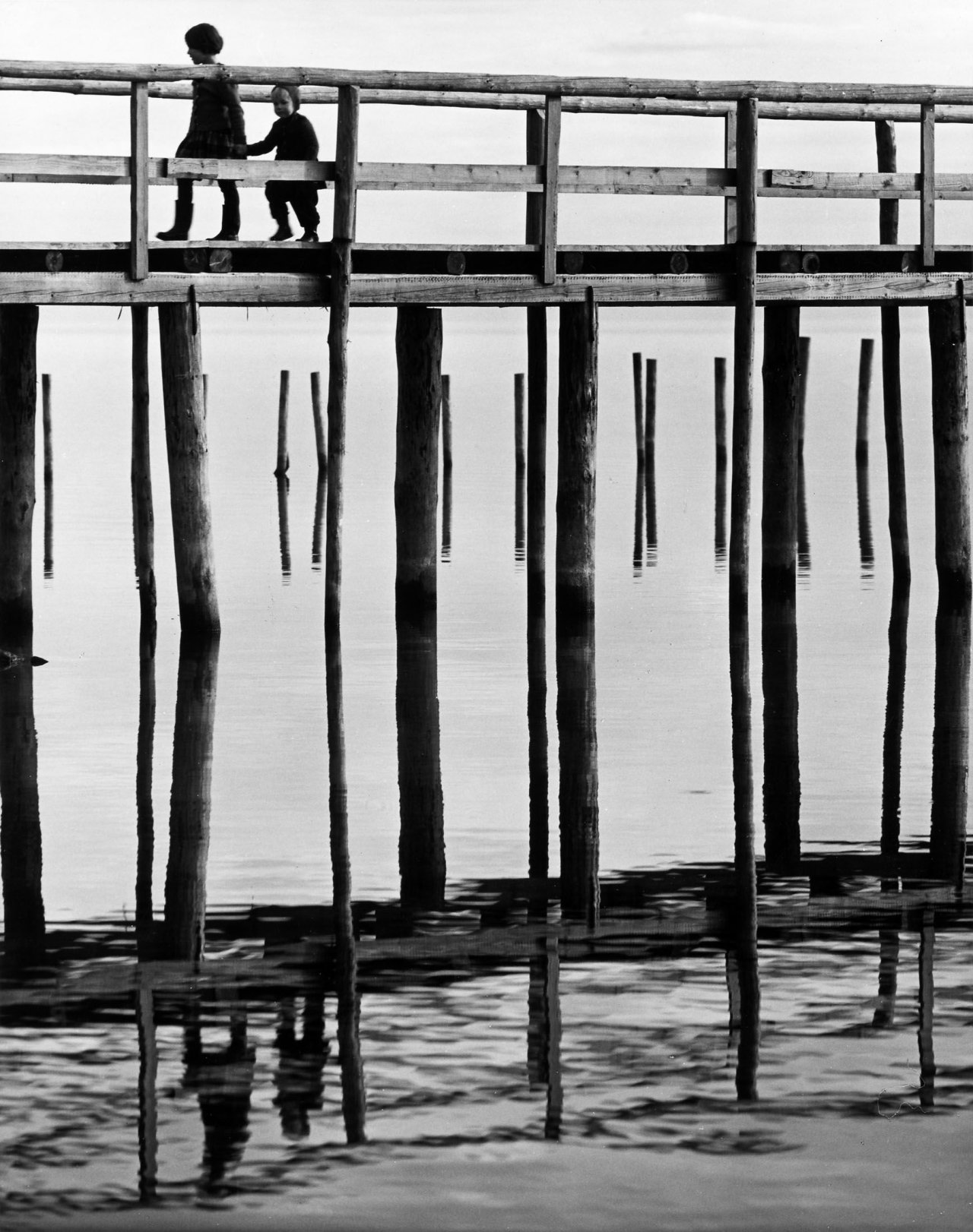 Auf diesem Bild ist das folgende Kunstwerk zu sehen: Peter Keetman. Gstad-Chiemsee. 1955.