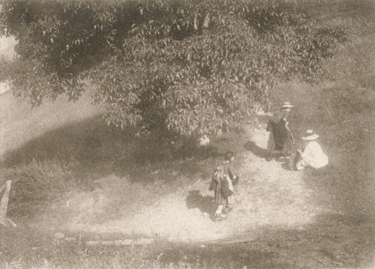 Auf diesem Bild ist das folgende Kunstwerk zu sehen: Heinrich Kühn. Die Wanderer IV, Tirol. 1915.