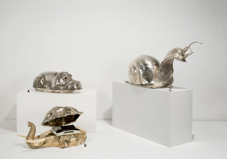 Auf diesem Bild ist das folgende Kunstwerk zu sehen: Franco Lapini. Servierplatte Nilpferd. 1960er-Jahre.