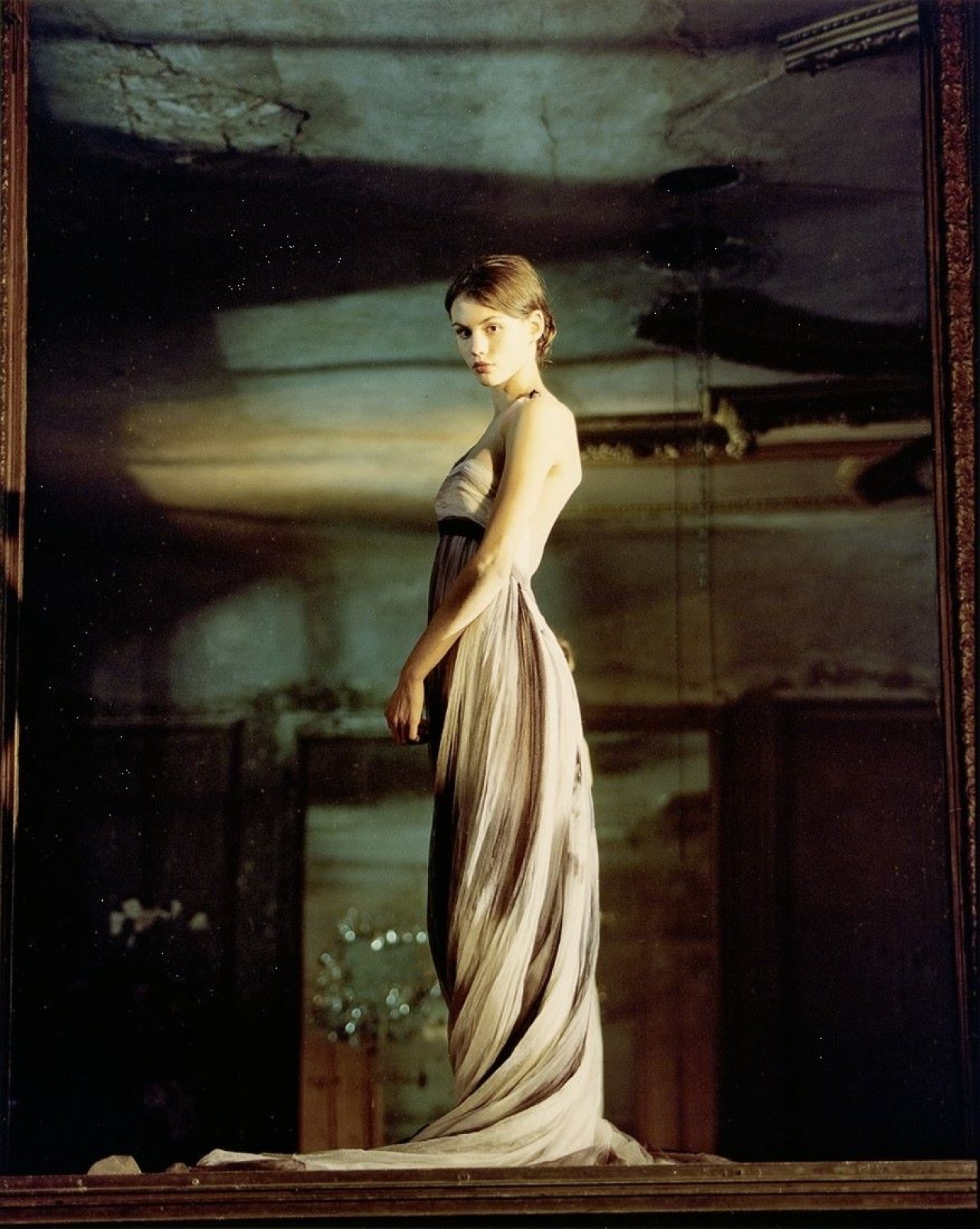 This picture shows the following artwork: Sibylle Bergemann. „Clärchens Ballhaus, Berlin“. 2008.