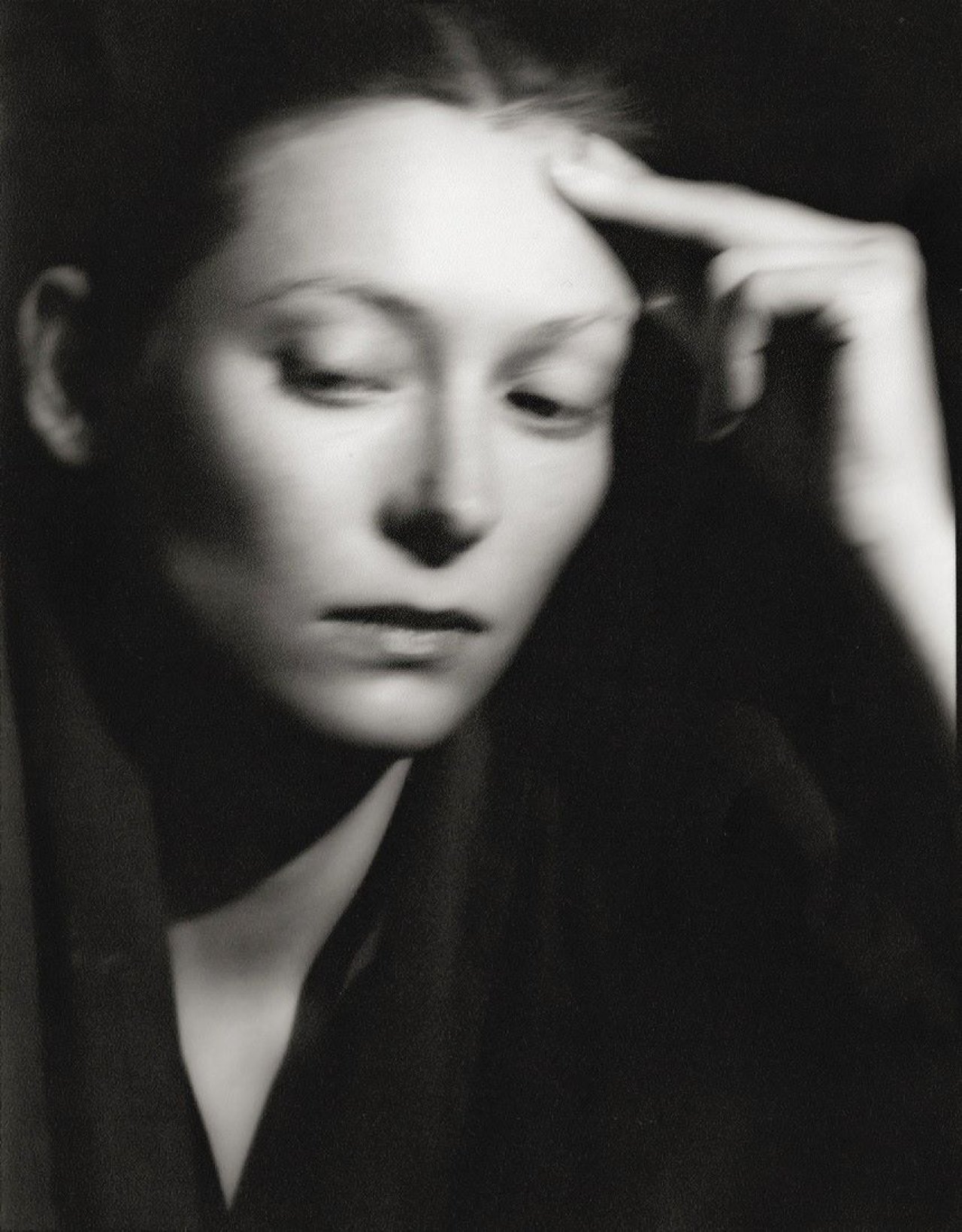 Auf diesem Bild ist das folgende Kunstwerk zu sehen:  Anonym. Tilda Swinton. Um 1990.