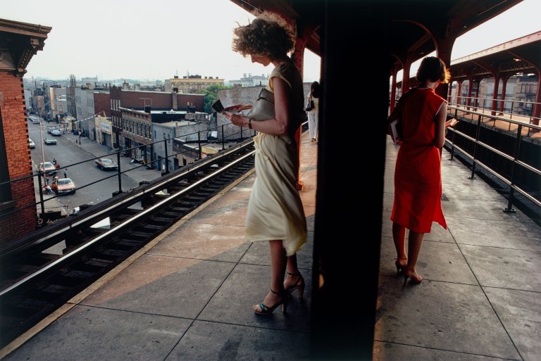 Auf diesem Bild ist das folgende Kunstwerk zu sehen: Bruce Davidson. Aus der Serie „Subway“. 1980.