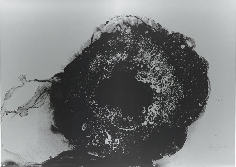 Auf diesem Bild ist das folgende Kunstwerk zu sehen: Otto Piene. „1/2 Butterflly Silver“. 1971/72.