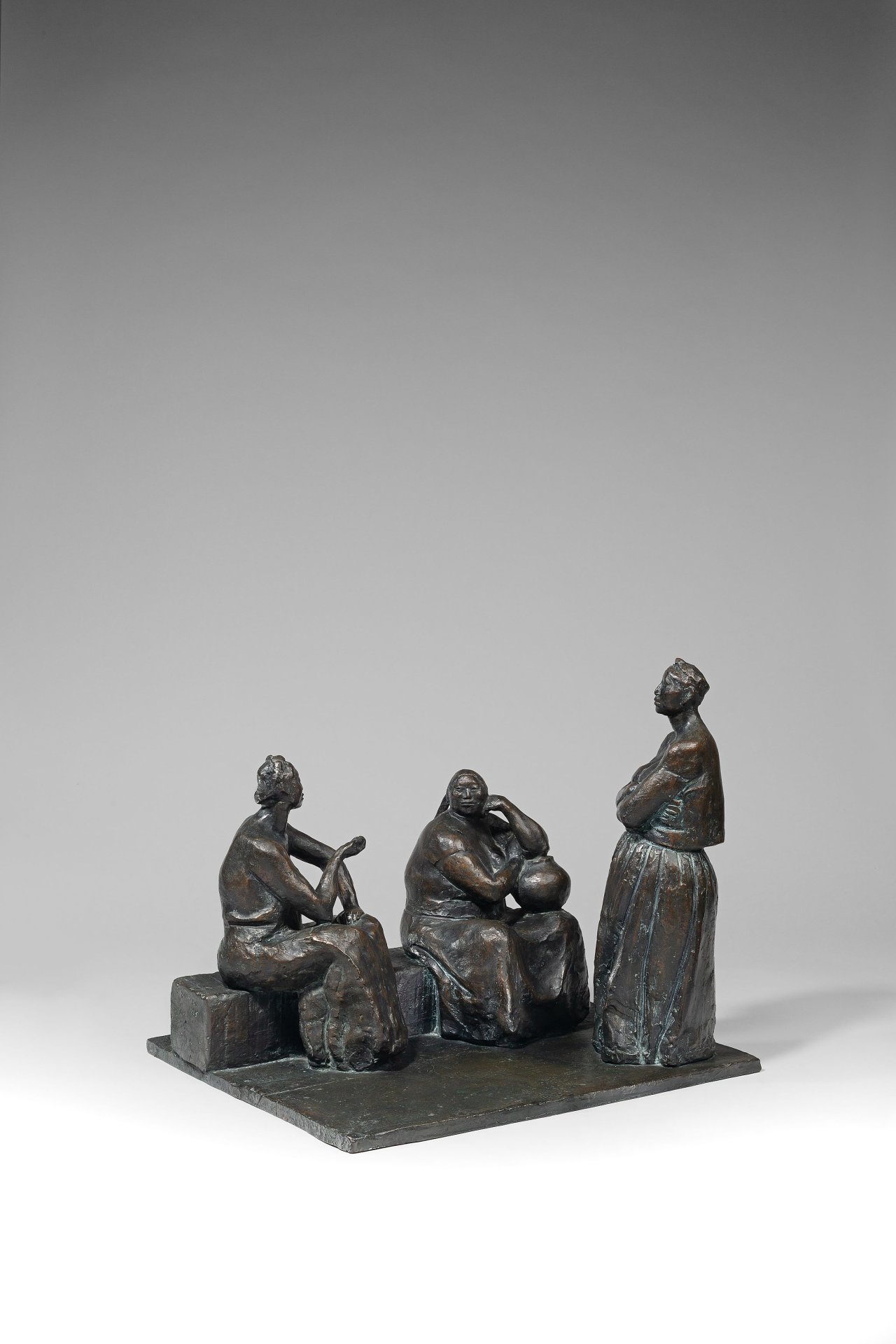 Auf diesem Bild ist das folgende Kunstwerk zu sehen: Francisco Zúñiga. „Juchitecas en conversación“. 1985.