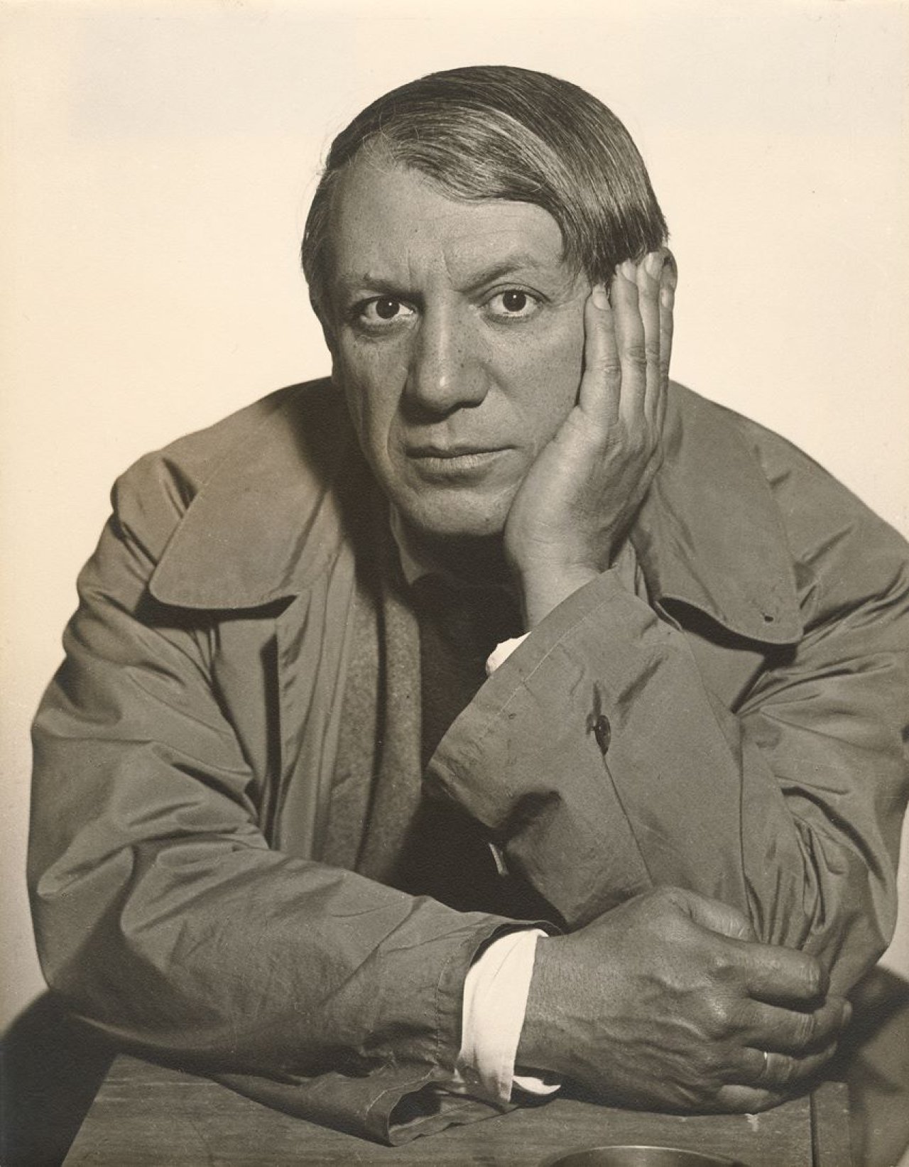This picture shows the following artwork:  Man Ray. „Picasso, Paris“. 1933.