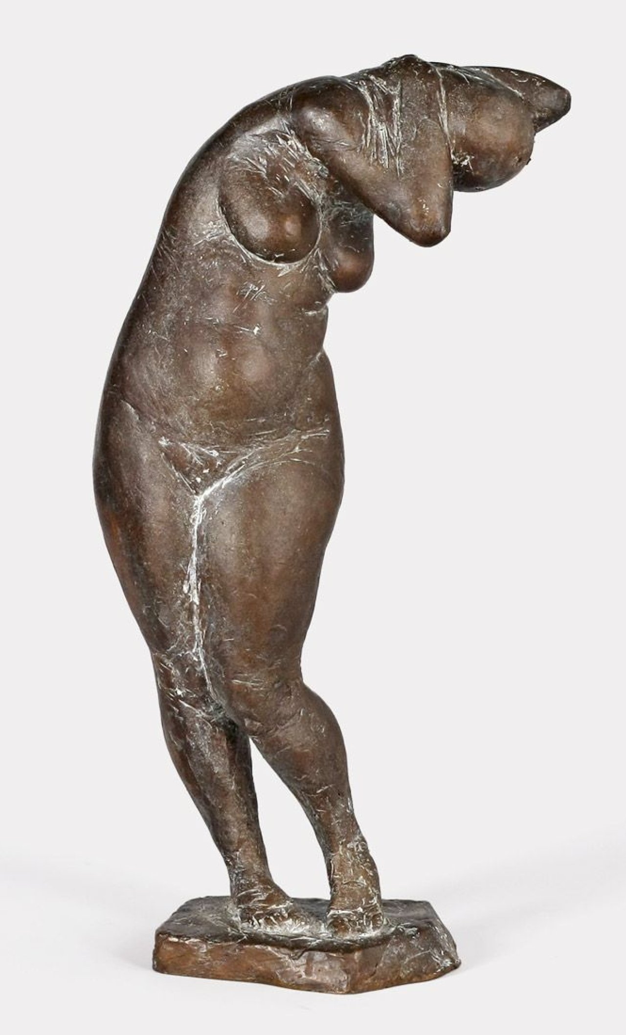 Auf diesem Bild ist das folgende Kunstwerk zu sehen: Waldemar Otto. „Tanzende Bacchantin I (Brunnenfigur)“. 1992.