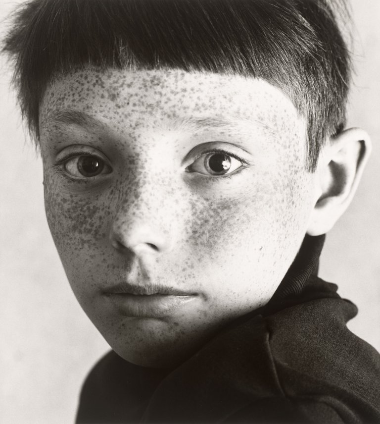 Auf diesem Bild ist das folgende Kunstwerk zu sehen: Heinrich Riebesehl. Uwe, 13.6.1967, aus der Serie „Gesichter“, 1967–1969. 1967.