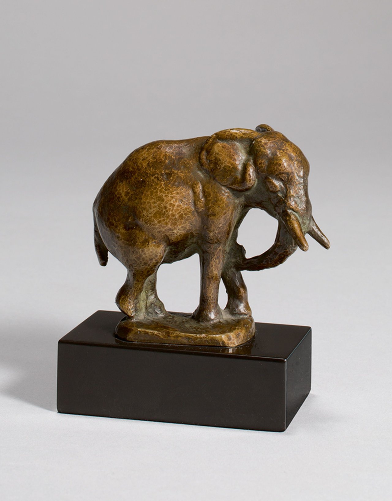 This picture shows the following artwork: August Gaul. „Elefant“. 1915.