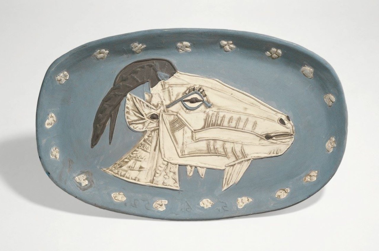 Auf diesem Bild ist das folgende Kunstwerk zu sehen: Pablo Picasso. „Tête de Chevre de profil“. 1952.