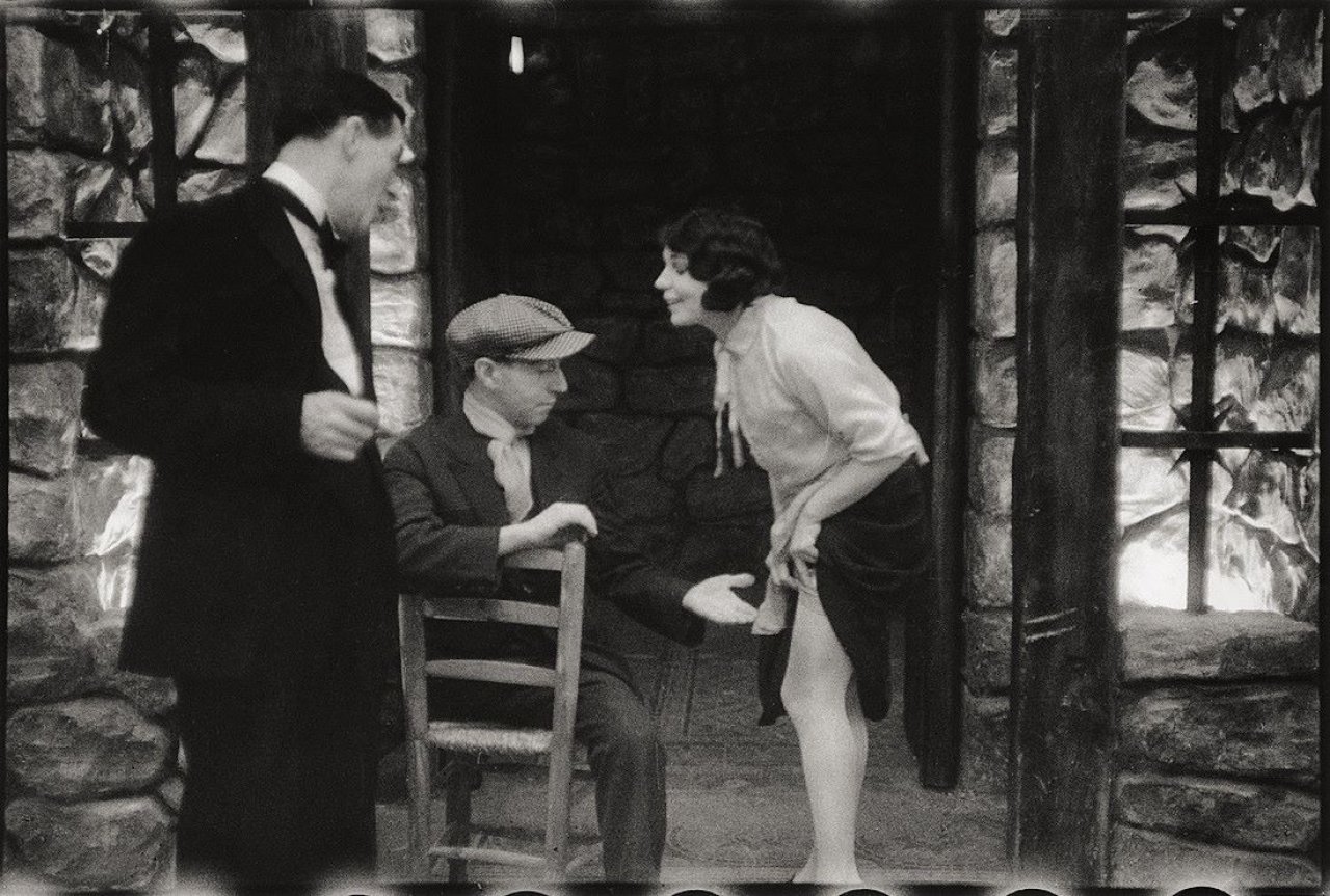Auf diesem Bild ist das folgende Kunstwerk zu sehen: Ilse Bing. Ohne Titel. 1930er Jahre.