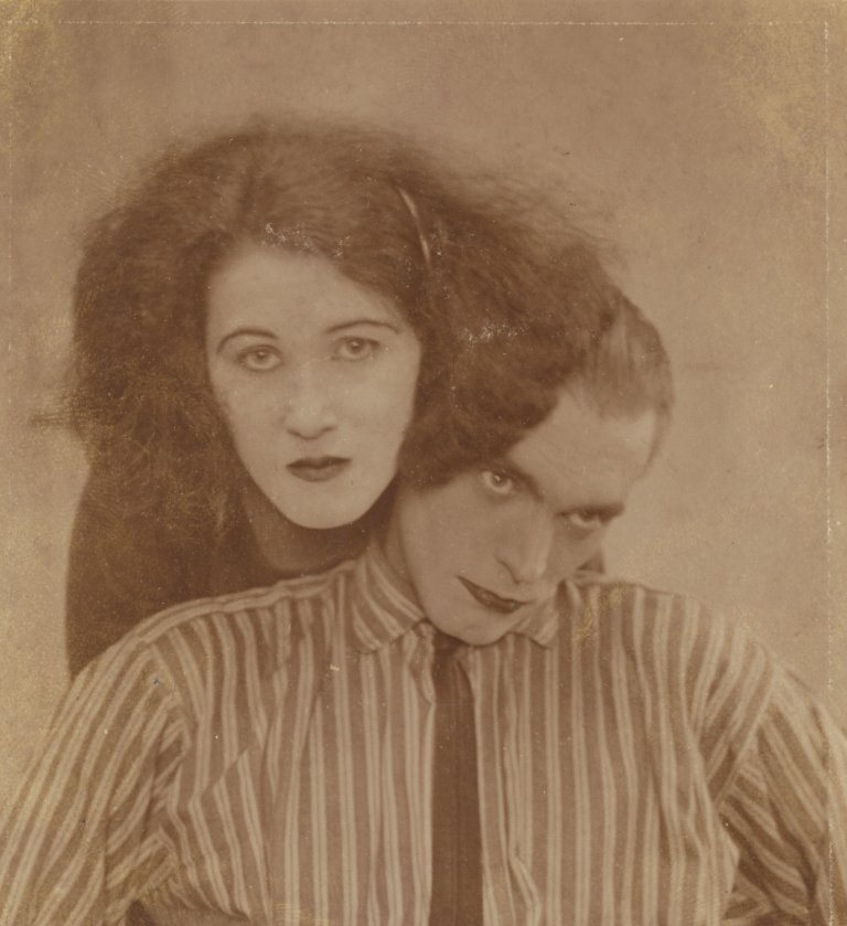 Auf diesem Bild ist das folgende Kunstwerk zu sehen: Richard Oelze. „Doppelbildnis“. 1925.