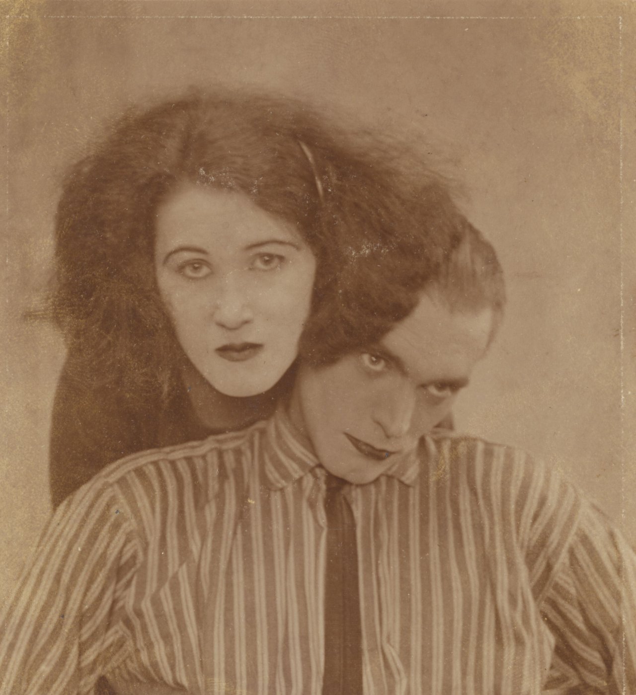 Auf diesem Bild ist das folgende Kunstwerk zu sehen: Richard Oelze. „Doppelbildnis“. 1925.