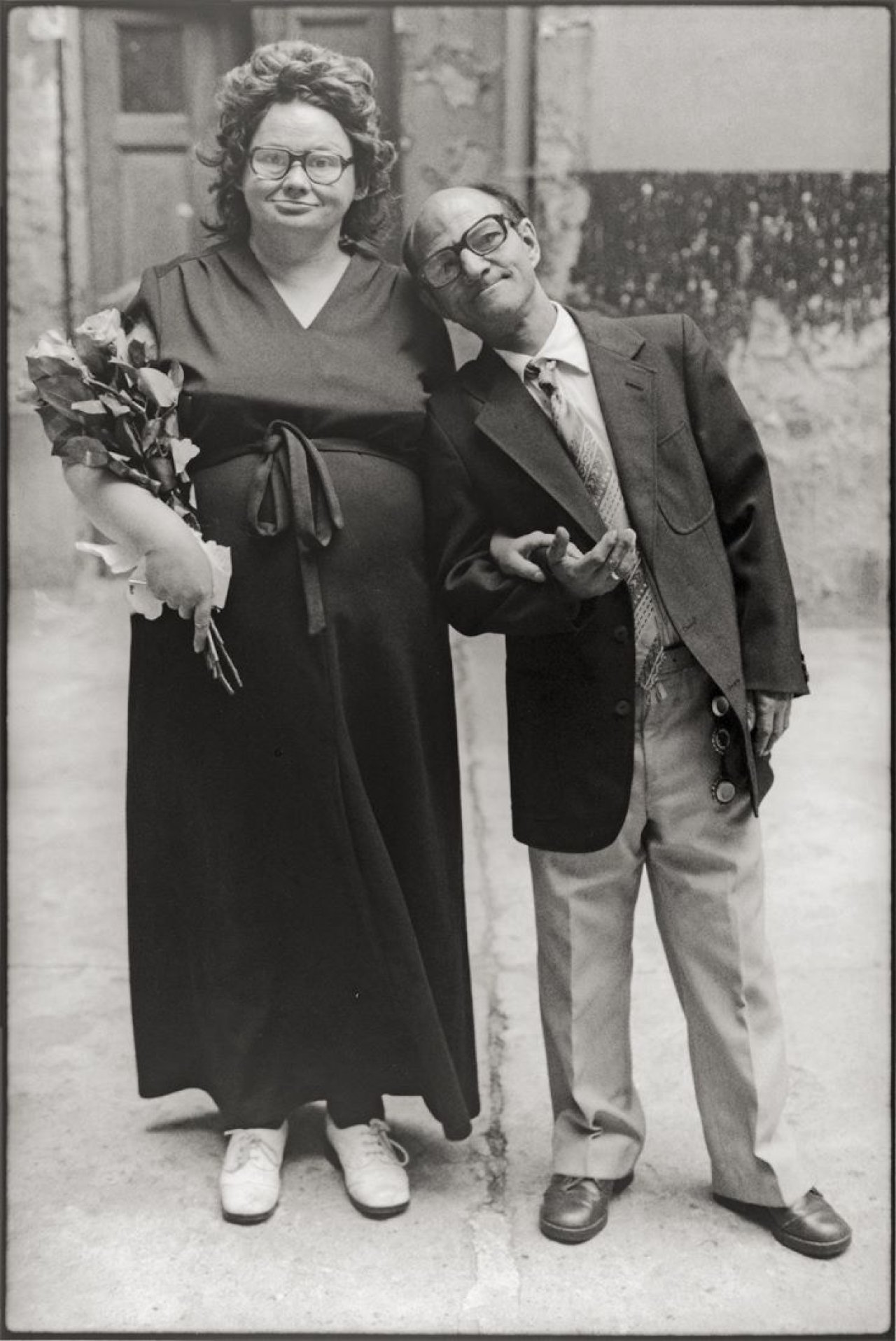 This picture shows the following artwork: Gundula Schulze Eldowy. „Hochzeit, Berlin“, from the series „Berlin in einer Hundenacht, Berlin on a Dog's Night“, 1977-1989. 1983.