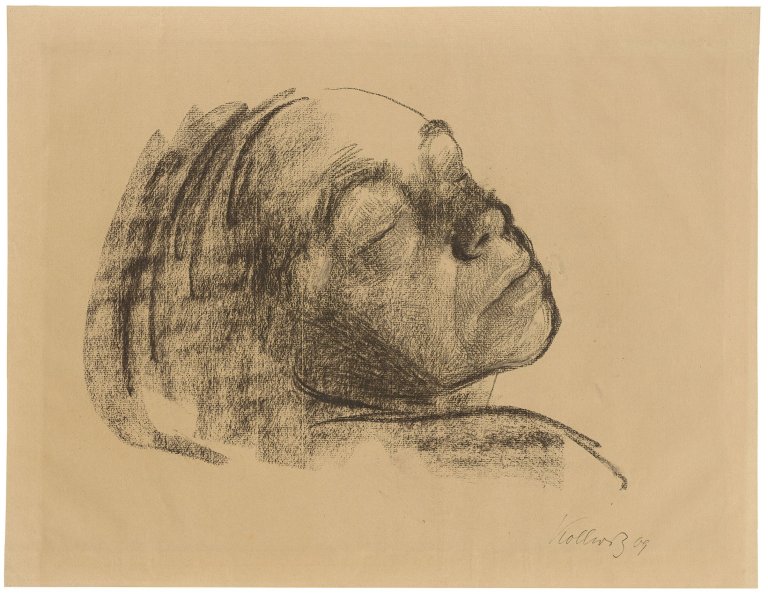Auf diesem Bild ist das folgende Kunstwerk zu sehen: Käthe Kollwitz. „Selbstbildnis mit geschlossenen Augen, nach hinten geneigt“. 1909.