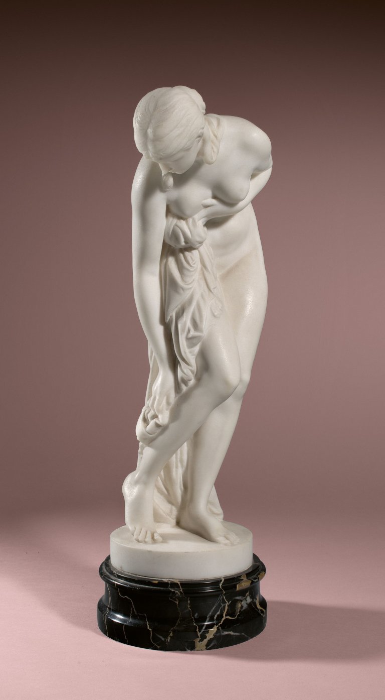Auf diesem Bild ist das folgende Kunstwerk zu sehen: Reinhold Begas. Badende – „Nach dem Bade“. 1864 / um 1900.