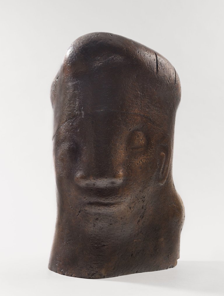 Auf diesem Bild ist das folgende Kunstwerk zu sehen: Walter Kampmann. Frauenkopf. Um 1925.
