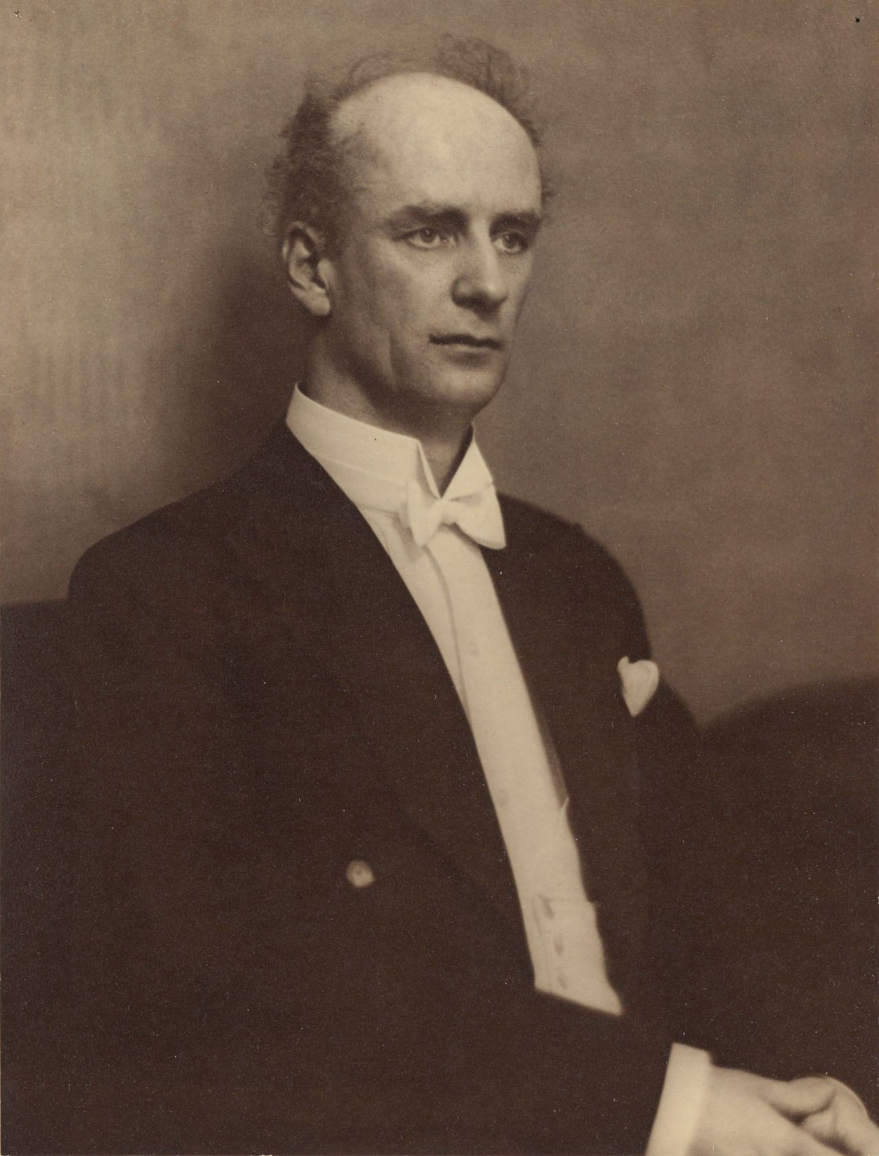 Auf diesem Bild ist das folgende Kunstwerk zu sehen: Lotte Jacobi. Wilhelm Furtwängler. Um 1930.