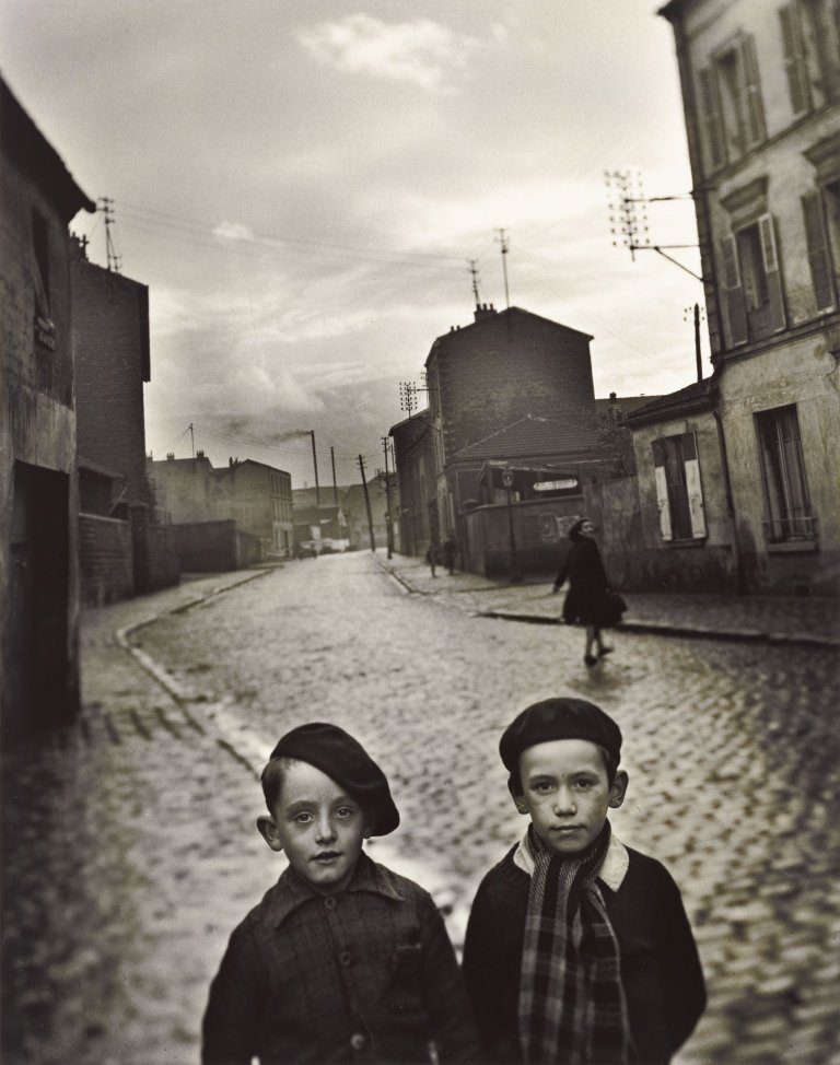Auf diesem Bild ist das folgende Kunstwerk zu sehen: Louis Stettner. „Aubervilliers“. 1947.