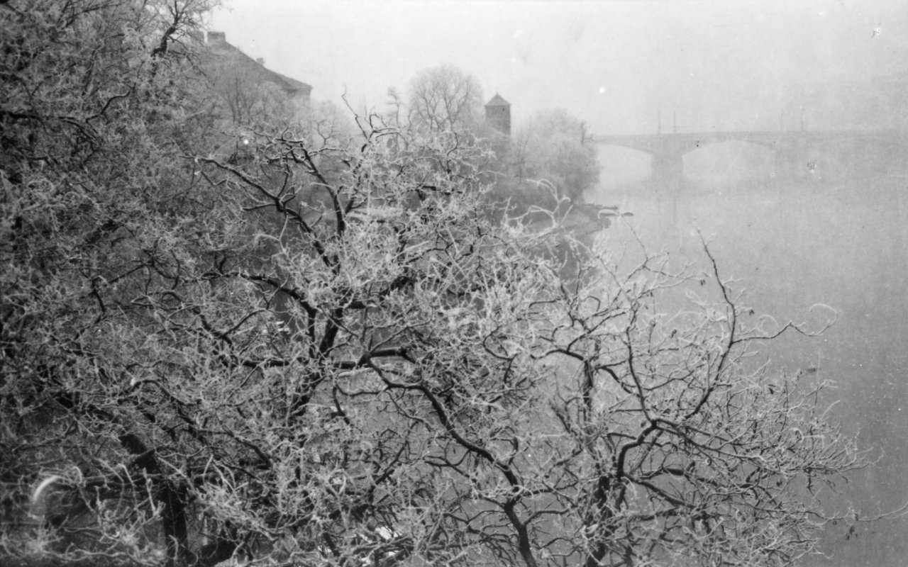Auf diesem Bild ist das folgende Kunstwerk zu sehen: Josef Sudek. Ohne Titel (Prag). 1960er Jahre.