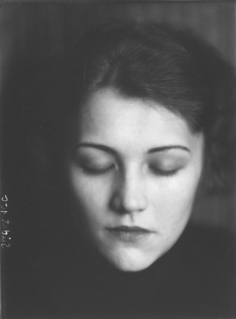 Auf diesem Bild ist das folgende Kunstwerk zu sehen: Will Burgdorf. Ohne Titel (Portrait). 1930er Jahre.