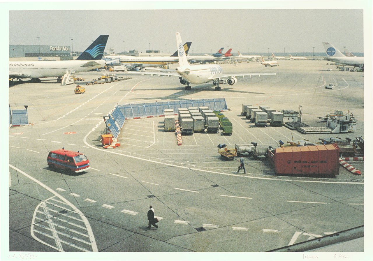 Auf diesem Bild ist das folgende Kunstwerk zu sehen:  Mappenwerk. „Graphikmappe MMK“. 1994.