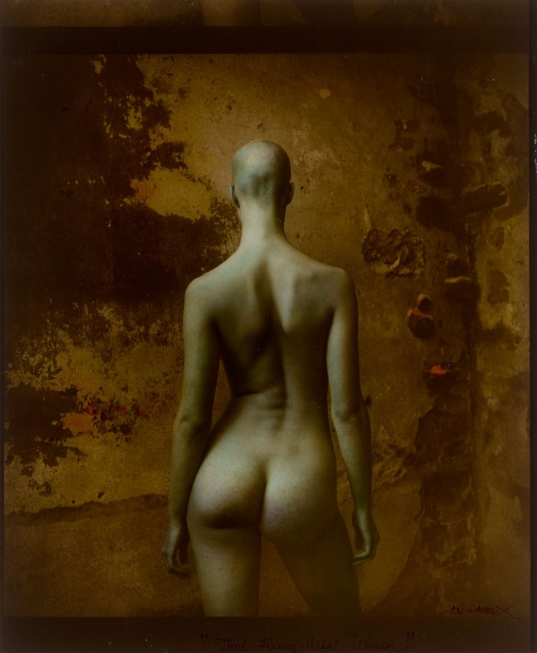 Auf diesem Bild ist das folgende Kunstwerk zu sehen: Jan Saudek. „That Heavy Metal Women". 1982.