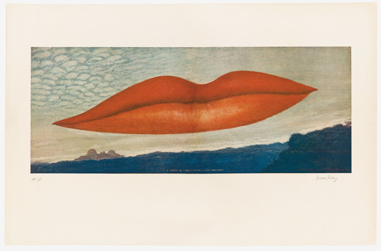 Auf diesem Bild ist das folgende Kunstwerk zu sehen:  Man Ray. „A l’heure de l’observatoire: Les amoureux“. 1970.