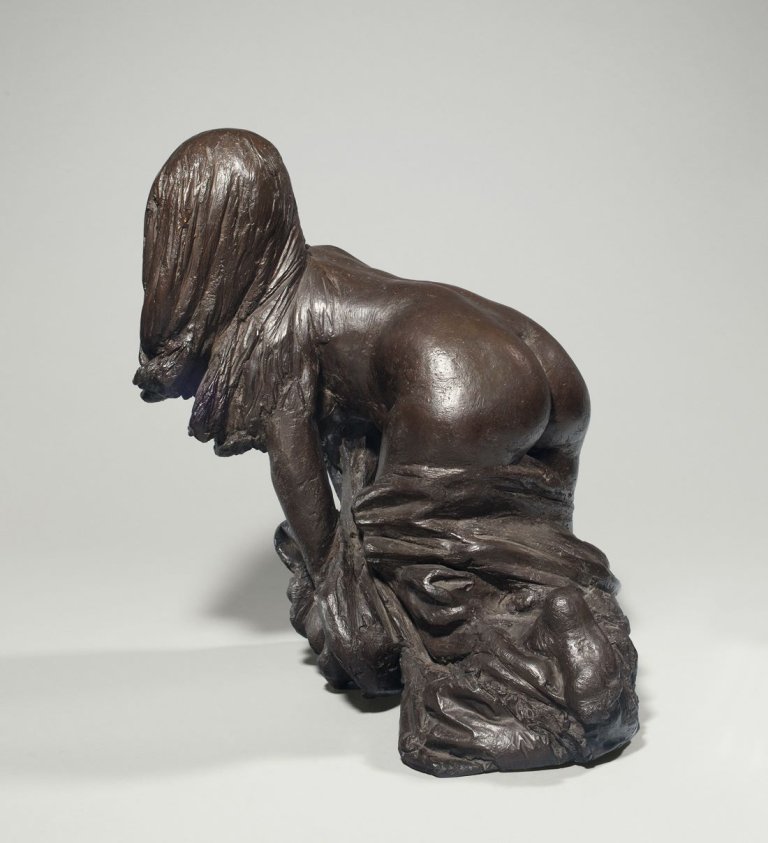 Auf diesem Bild ist das folgende Kunstwerk zu sehen: Waldemar Grzimek. „Erwachende (Zustand III)“. 1974.