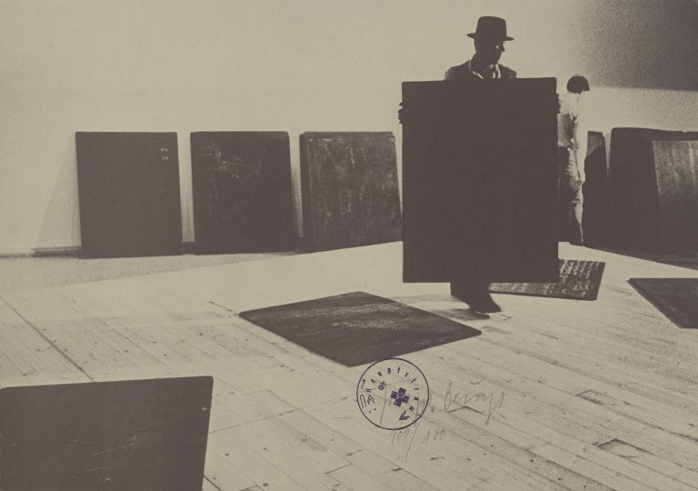 Auf diesem Bild ist das folgende Kunstwerk zu sehen: Joseph Beuys. „Aufbau“. 1977.