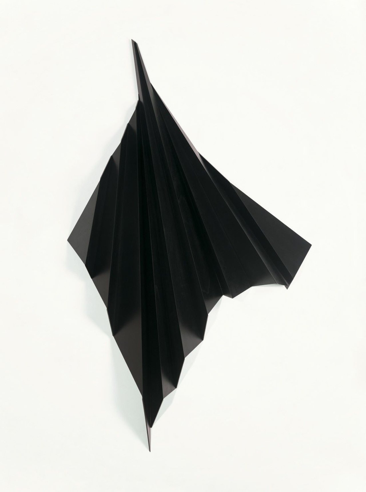 Auf diesem Bild ist das folgende Kunstwerk zu sehen: Katja Strunz. „Black Spiritus Backview“. 2005.