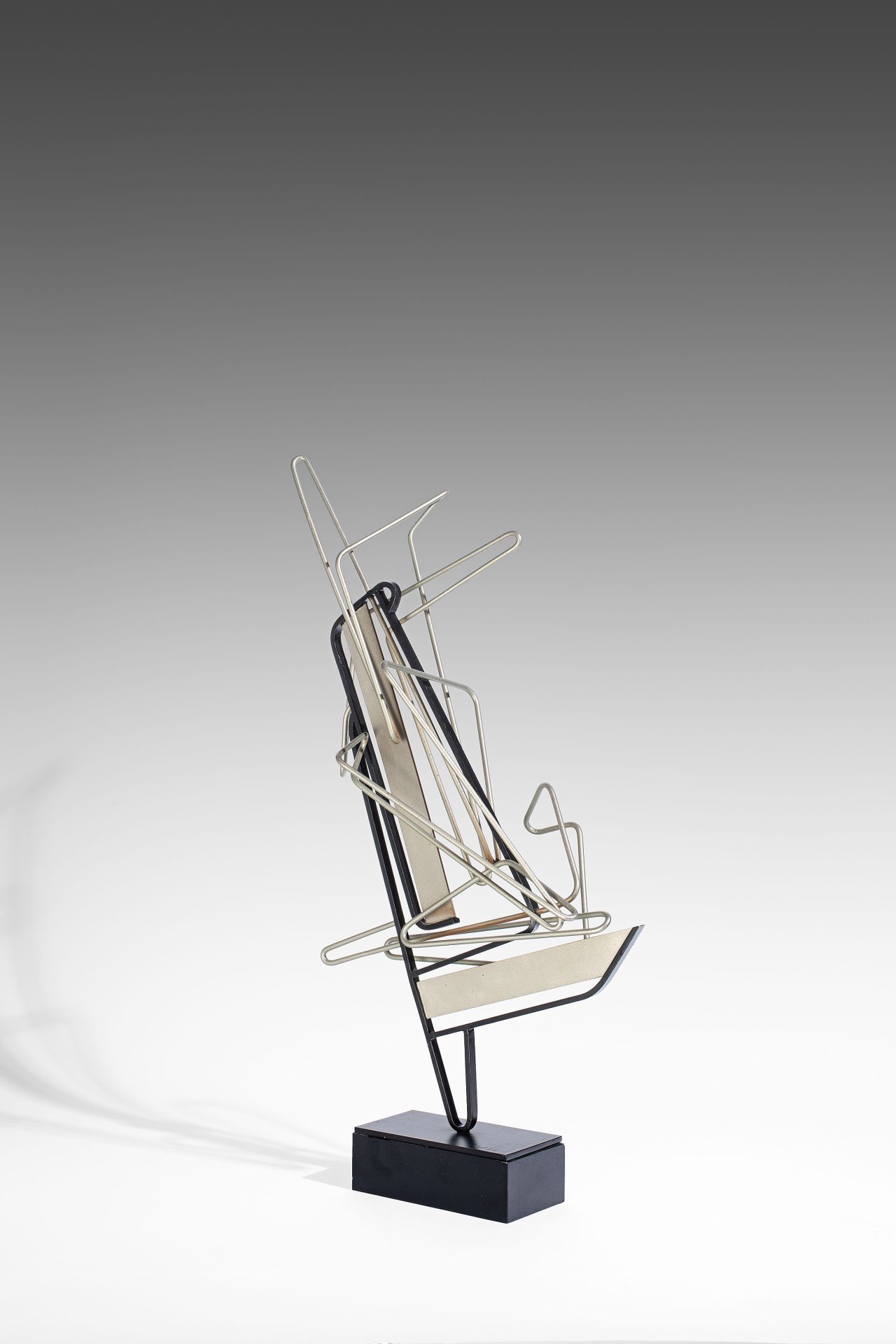 Auf diesem Bild ist das folgende Kunstwerk zu sehen: Hans Uhlmann. „Schiff“. 1952.