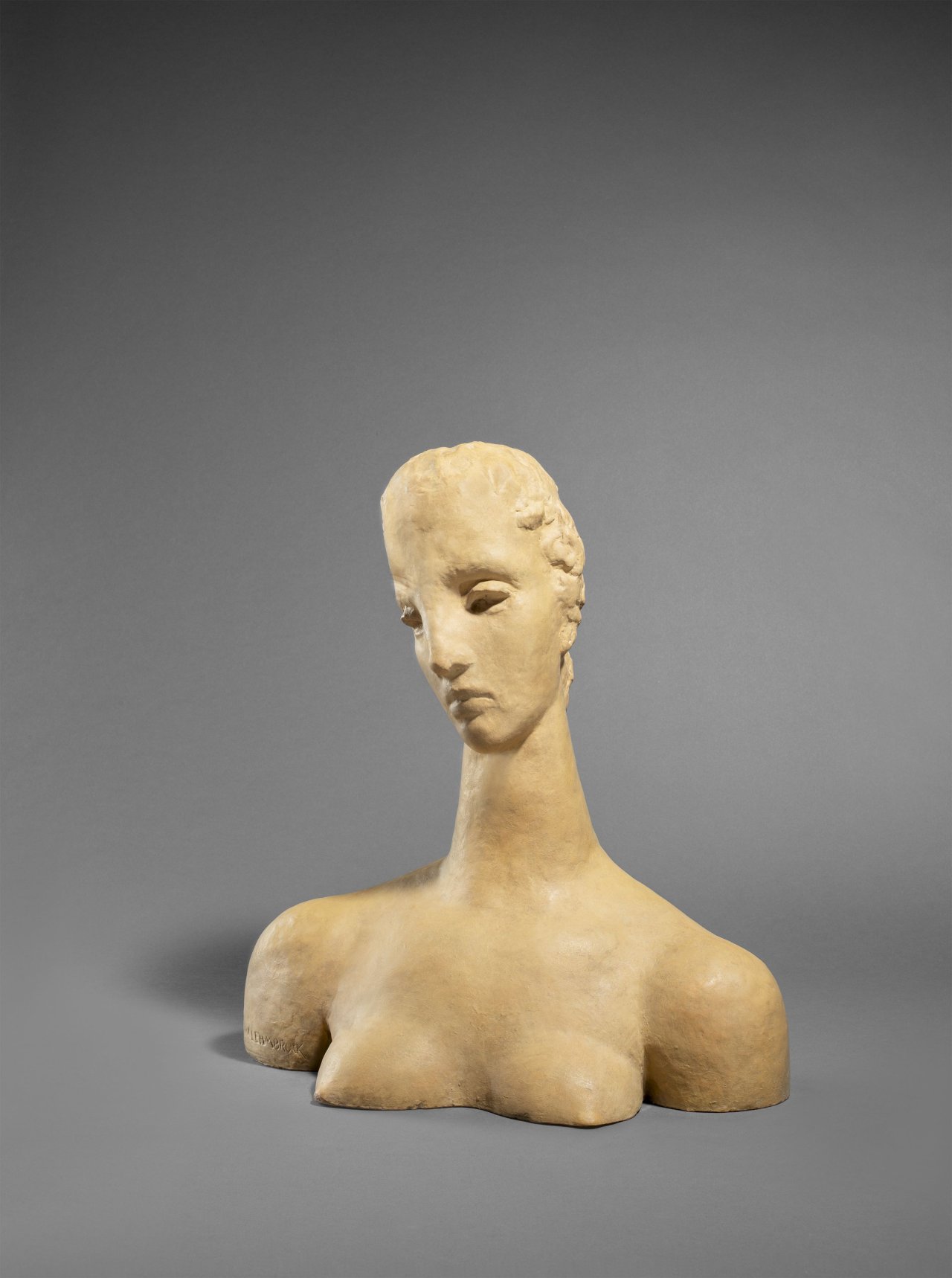 Auf diesem Bild ist das folgende Kunstwerk zu sehen: Wilhelm Lehmbruck. „Büste der Großen Sinnenden“. 1914.