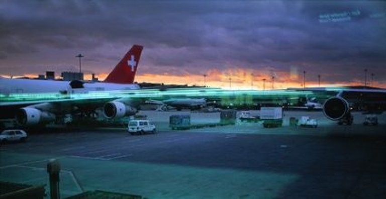 Auf diesem Bild ist das folgende Kunstwerk zu sehen: Peter Fischli und David Weiss. „Ohne Titel (Airport Zürich, 2000)“. 2000/2007.
