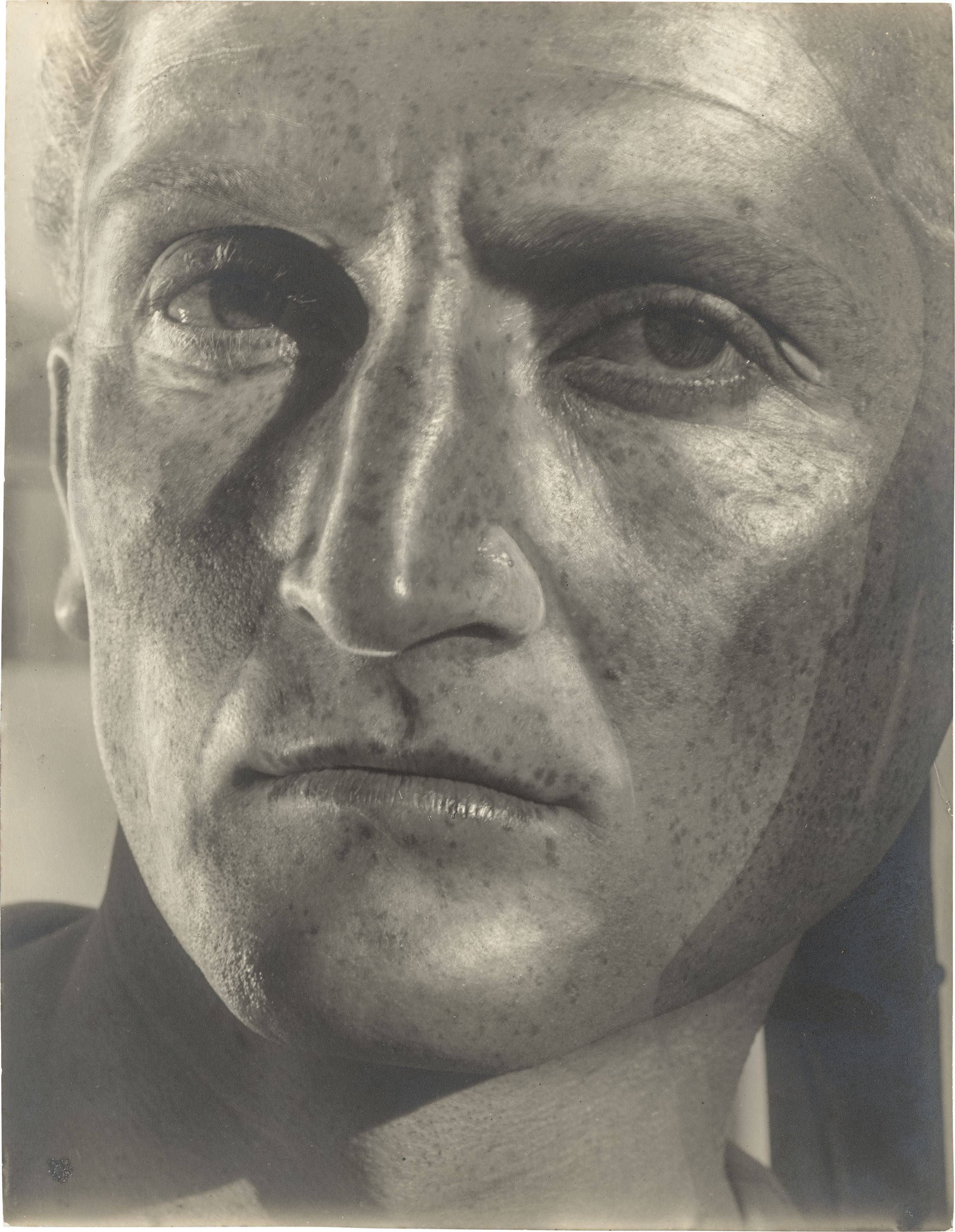 This picture shows the following artwork: Helmar Lerski (i.e. Schmuklerski, Israel). Metamorphosis through Light, Tel-Aviv. 1935–1936.