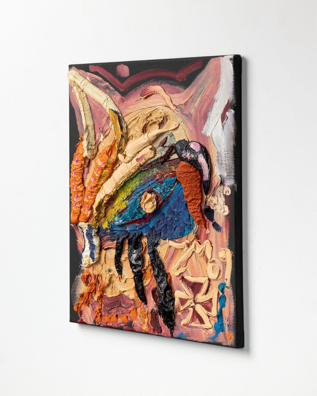 Auf diesem Bild ist das folgende Kunstwerk zu sehen: Jonathan Meese. „DAS „GOLDENE KALB“ WAR SICH SELBST ZU BUNT, SO BUNT WIE KEIN „BUNTER HUND“ IM FRESSNAPF TANZT, wie „kleine schwarze KATZE“. 2009.