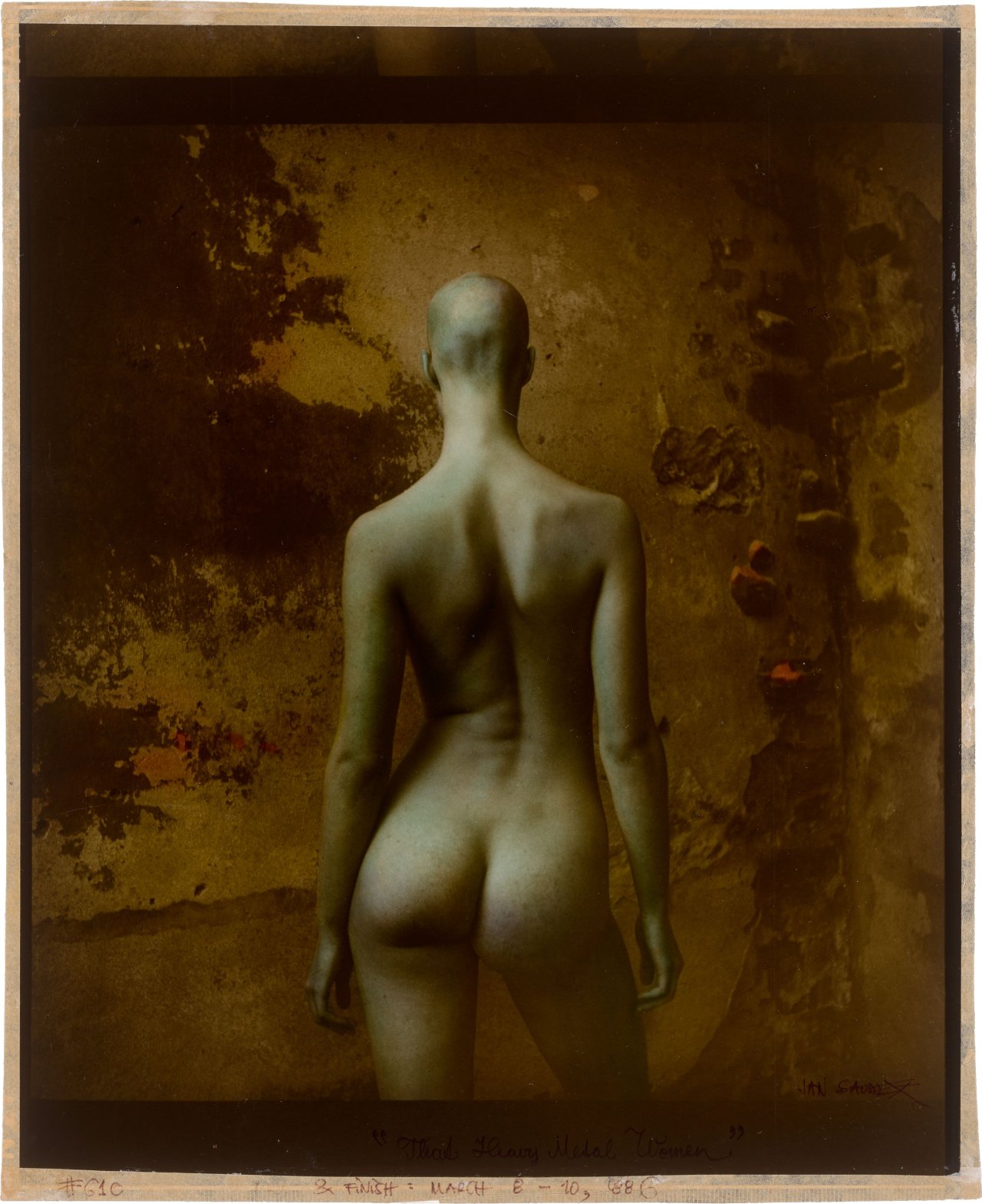 Auf diesem Bild ist das folgende Kunstwerk zu sehen: Jan Saudek. „That Heavy Metal Women