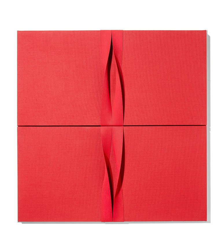 This picture shows the following artwork: Pino Manos. ”SINCRONICITÀ ESSENZIALE ROSSO VERO CADMIO”. 2016.