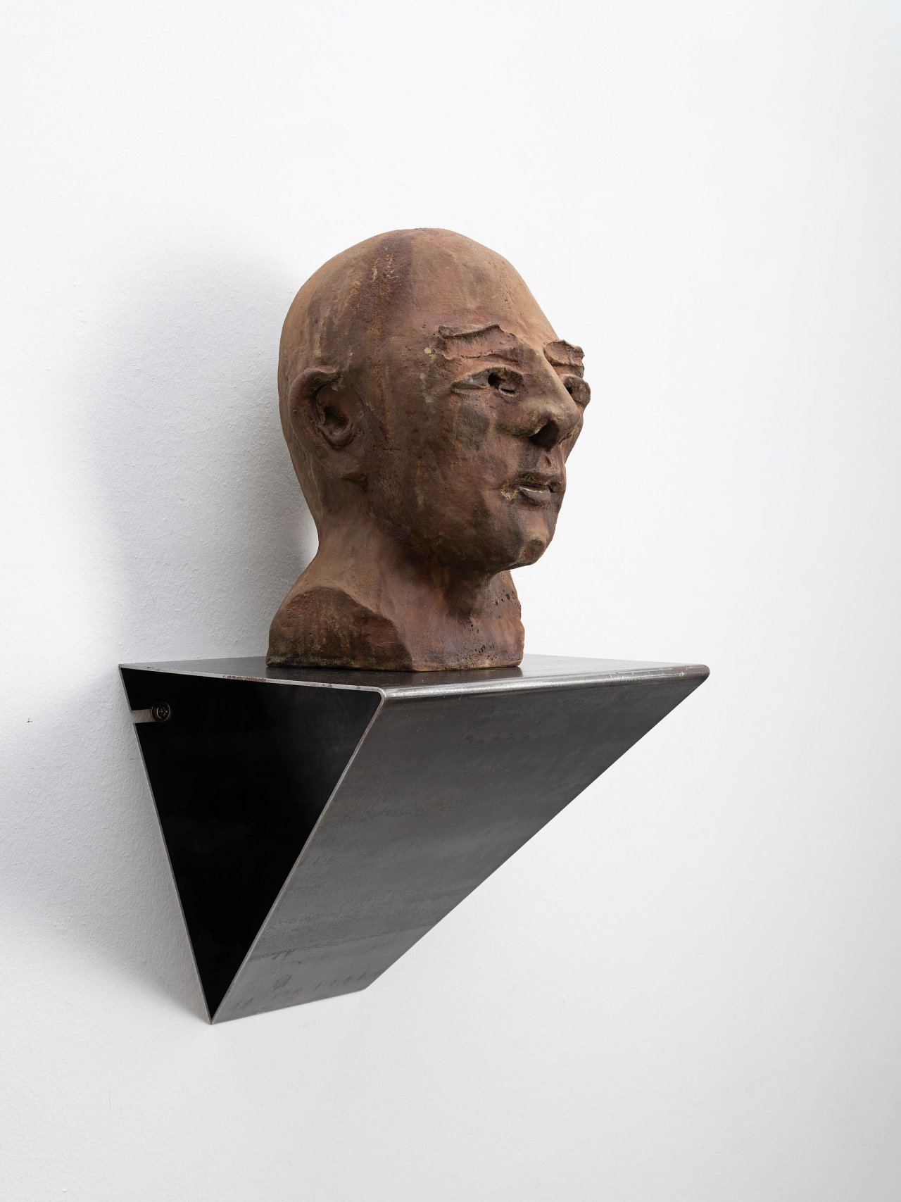 Auf diesem Bild ist das folgende Kunstwerk zu sehen: Thomas Schütte. Wicht. 2006.