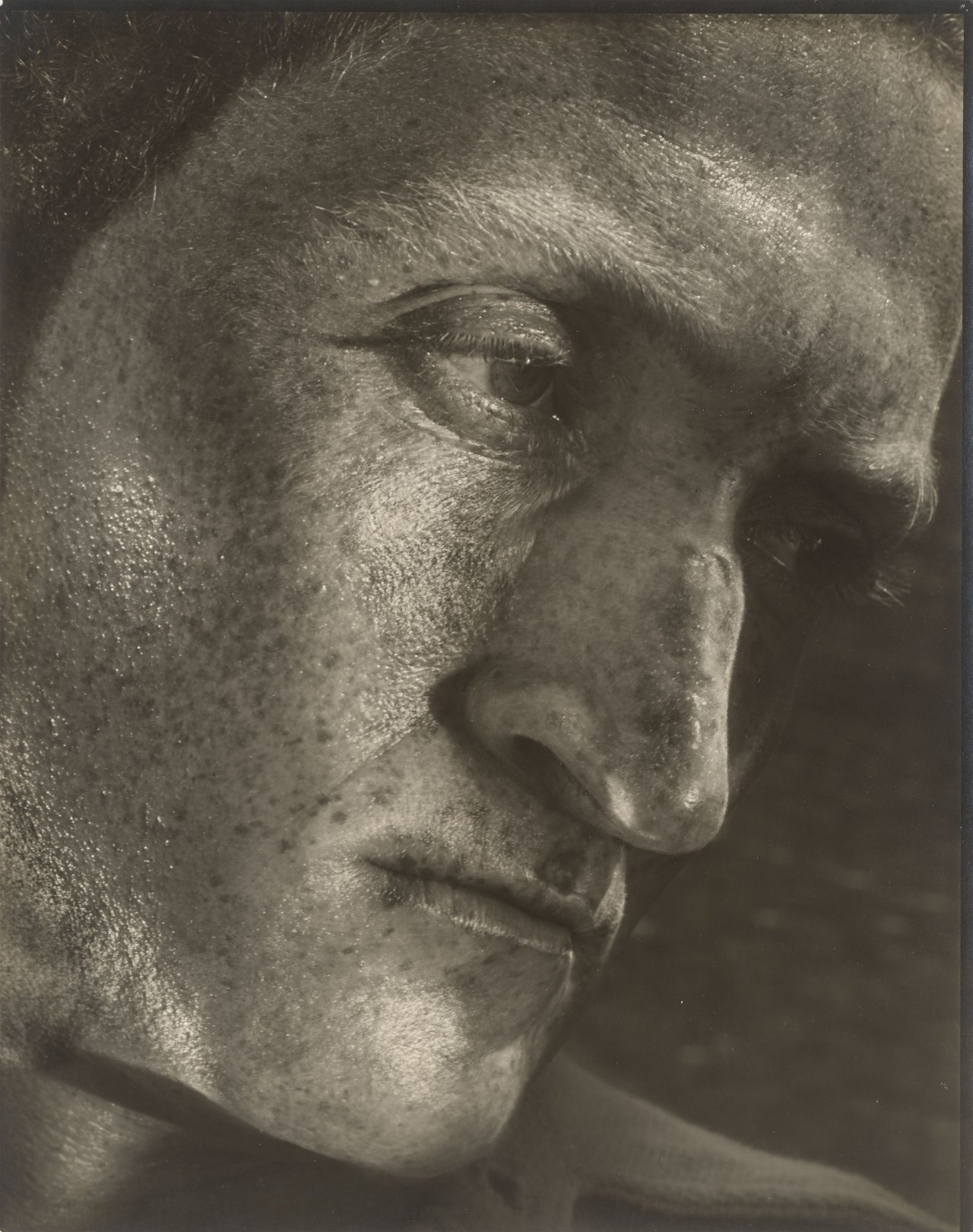 This picture shows the following artwork: Helmar Lerski (i.e. Schmuklerski, Israel). Metamorphosis through Light, Tel-Aviv. 1935–1936.